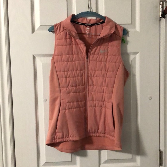 Nike best - Picture 1 of 1